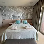 Luxury Seafront Penthouse With Private Pool & Breathtaking Panoramic Sea Views شقة سليمة