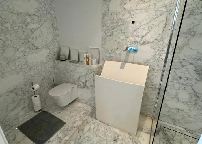 Apartament Luxury Seafront Penthouse With Private Pool & Breathtaking Panoramic Sea Views