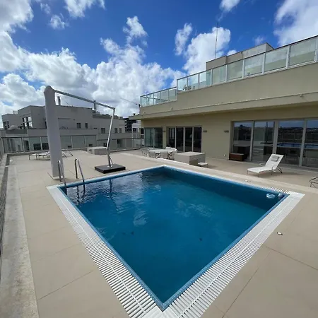 Luxury Seafront Penthouse With Private Pool & Breathtaking Panoramic Sea Views 아파트 슬리에마