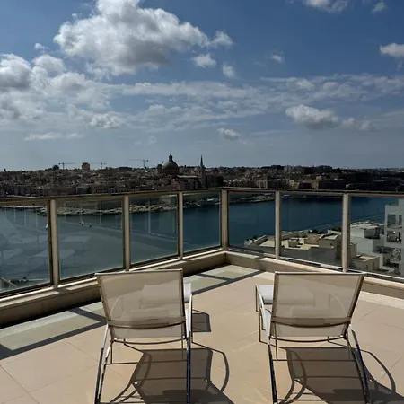 Luxury Seafront Penthouse With Private Pool & Breathtaking Panoramic Sea Views Apartment Sliema