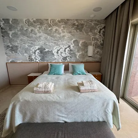 Luxury Seafront Penthouse With Private Pool & Breathtaking Panoramic Sea Views 아파트 슬리에마
