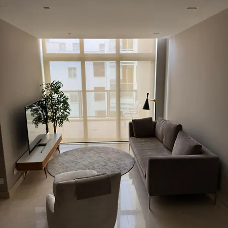 Luxury Seafront Penthouse With Private Pool & Breathtaking Panoramic Sea Views 아파트