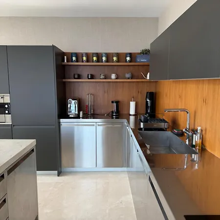 아파트 Luxury Seafront Penthouse With Private Pool & Breathtaking Panoramic Sea Views