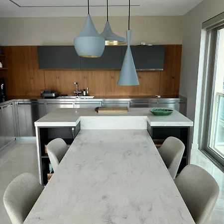 Luxury Seafront Penthouse With Private Pool & Breathtaking Panoramic Sea Views Apartment *