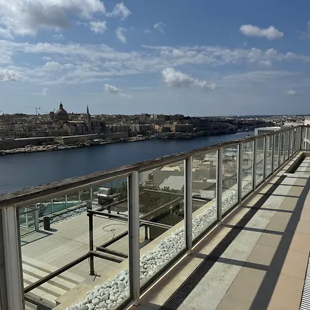 Appartement Luxury Seafront Penthouse With Private Pool & Breathtaking Panoramic Sea Views Sliema