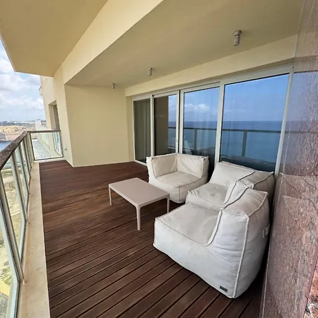 Luxury Seafront Penthouse With Private Pool & Breathtaking Panoramic Sea Views * 슬리에마
