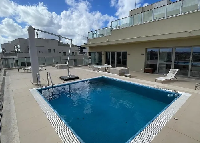 Luxury Seafront Penthouse With Private Pool & Breathtaking Panoramic Sea Views 아파트 슬리에마