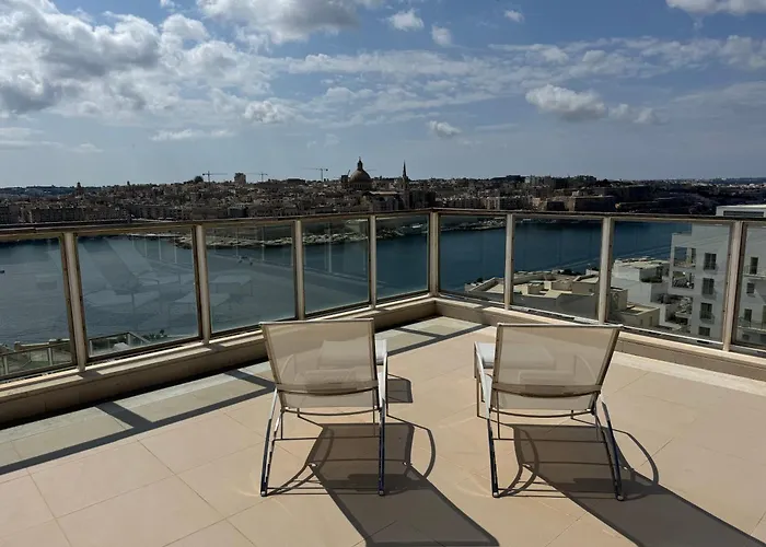 Luxury Seafront Penthouse With Private Pool & Breathtaking Panoramic Sea Views 아파트 슬리에마