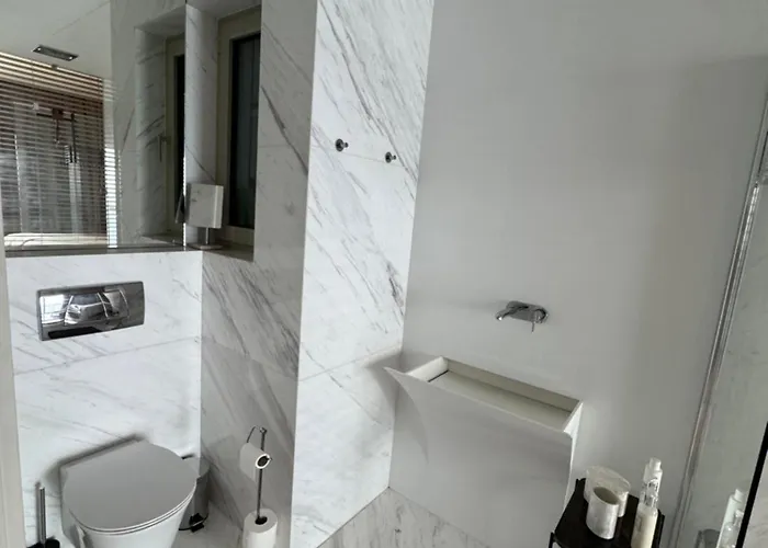 아파트 Luxury Seafront Penthouse With Private Pool & Breathtaking Panoramic Sea Views *