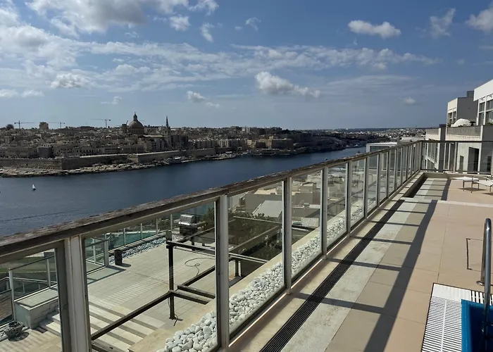 Appartement Luxury Seafront Penthouse With Private Pool & Breathtaking Panoramic Sea Views Sliema