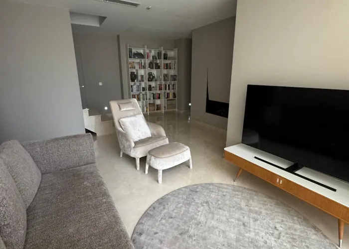 아파트 Luxury Seafront Penthouse With Private Pool & Breathtaking Panoramic Sea Views *