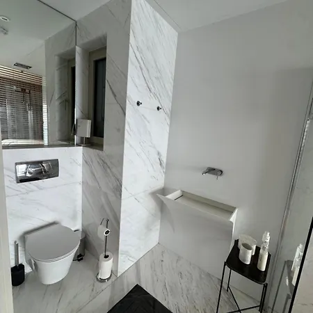 Daire Luxury Seafront Penthouse With Private Pool & Breathtaking Panoramic Sea Views *