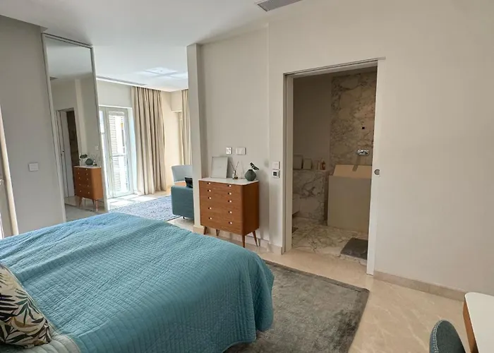 شقة Luxury Seafront Penthouse With Private Pool & Breathtaking Panoramic Sea Views *